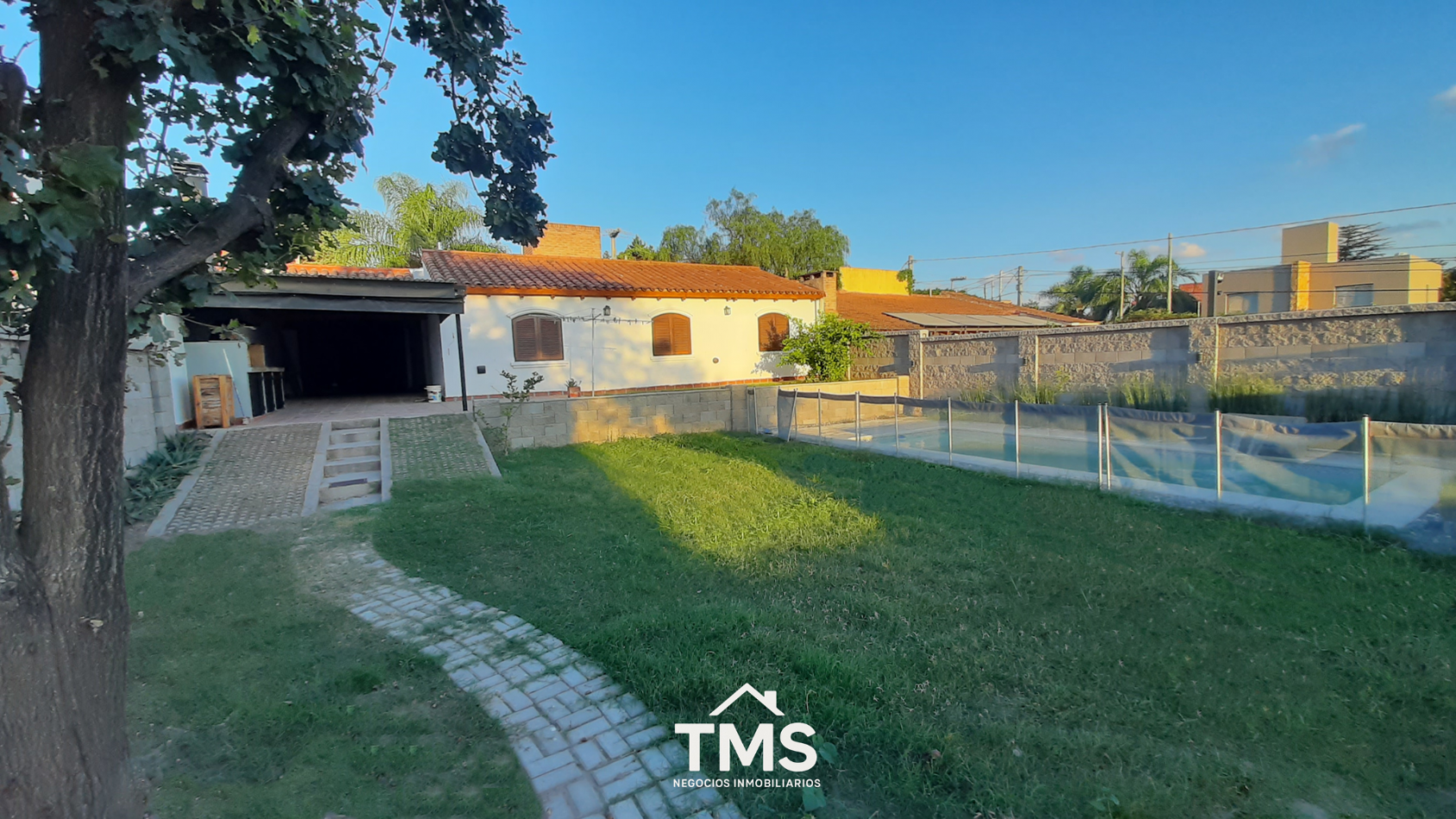 Casa  dorm con pileta en B° Arguello