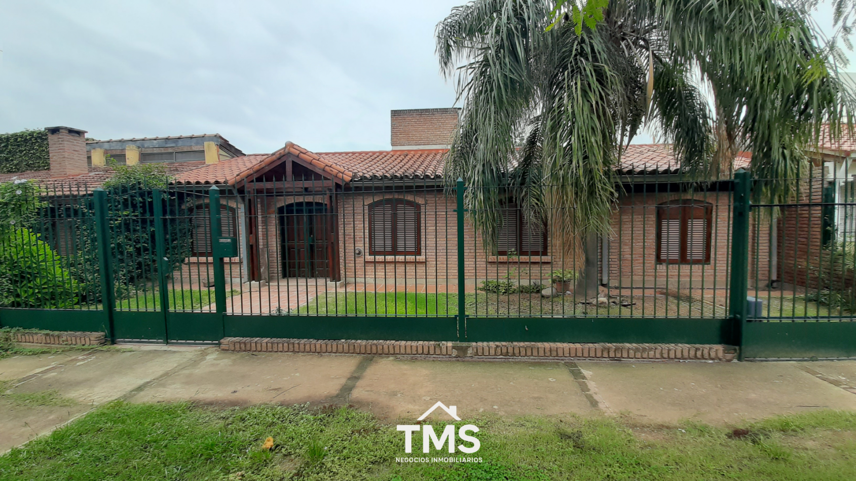 Casa  dorm con pileta en B° Arguello