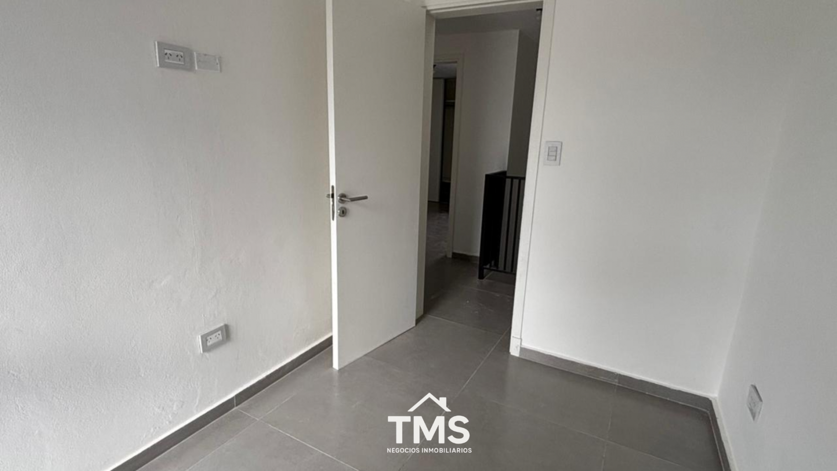 Duplex a estrenar sobre Av. Valparaiso | B° Jardin