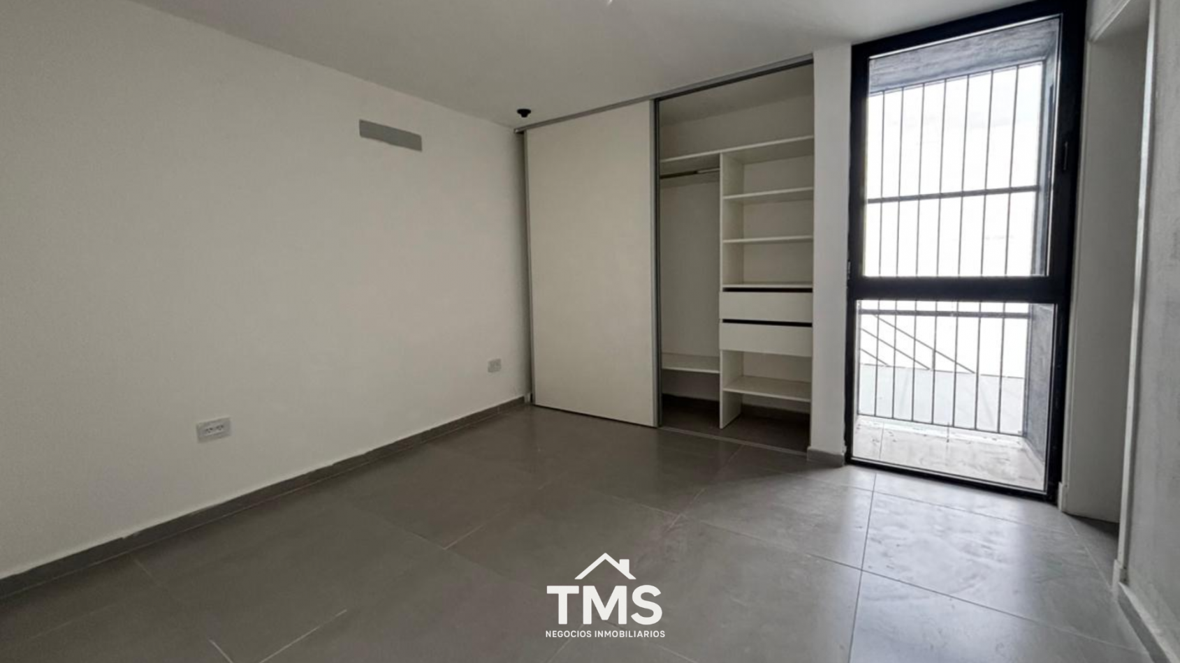 Duplex a estrenar sobre Av. Valparaiso | B° Jardin