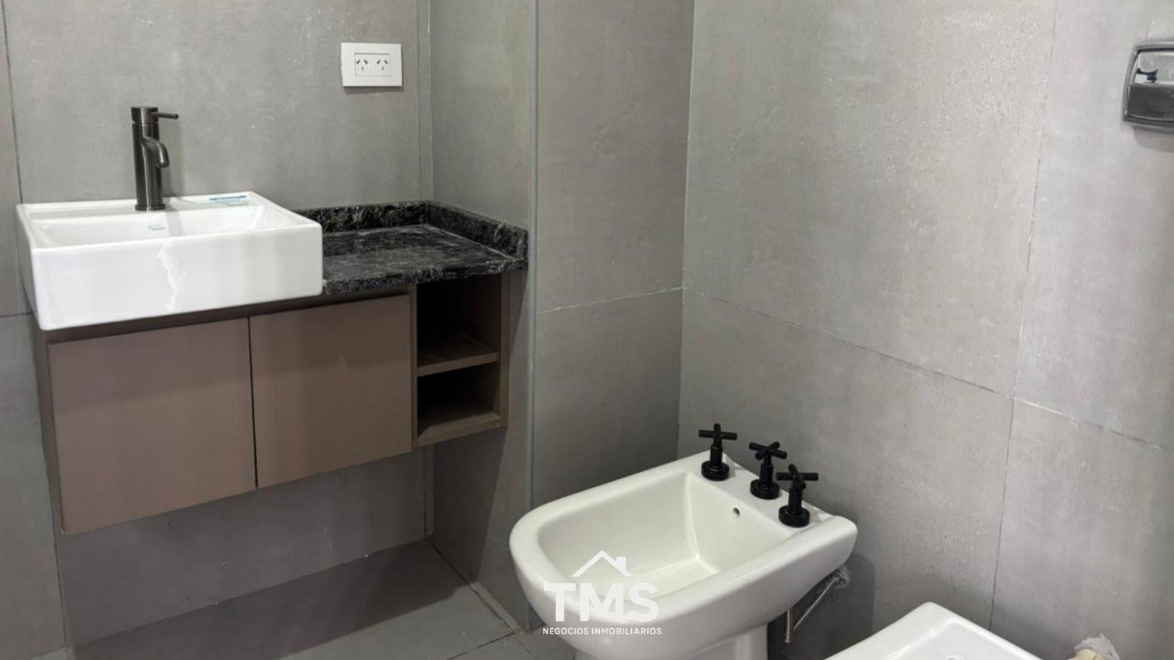 Duplex a estrenar sobre Av. Valparaiso | B° Jardin