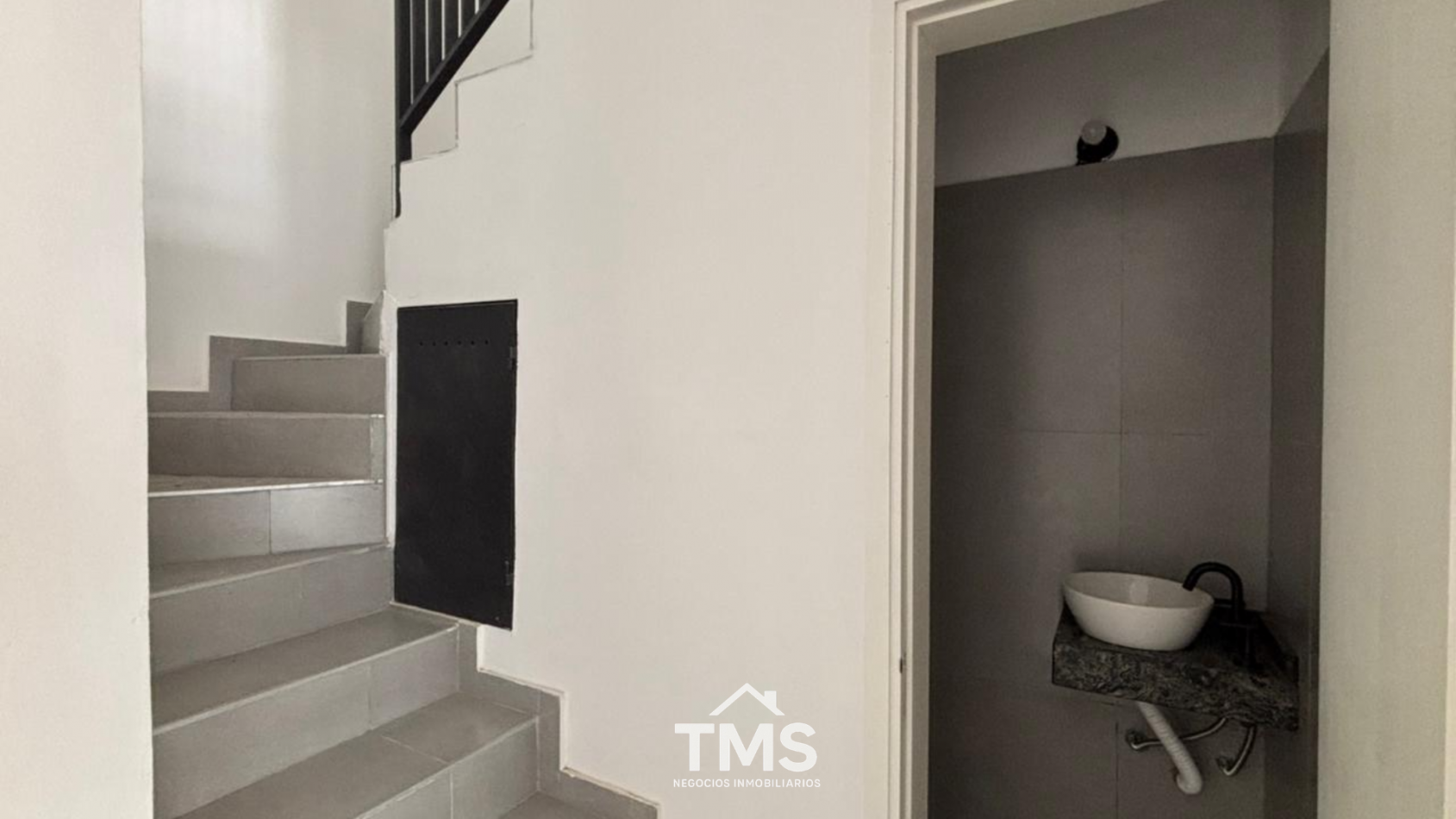 Duplex a estrenar sobre Av. Valparaiso | B° Jardin
