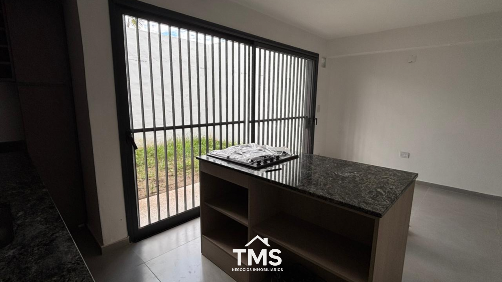 Duplex a estrenar sobre Av. Valparaiso | B° Jardin